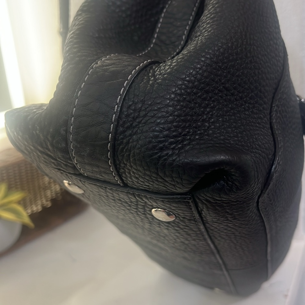 Coach Elegant Black pebble Leather Handbag w silver hardware - Picture 9 of 17